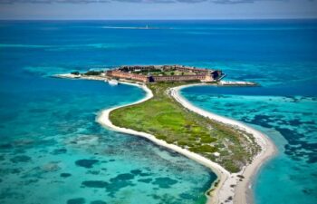 aerial shot of the dry tortugas national park in the florida keys